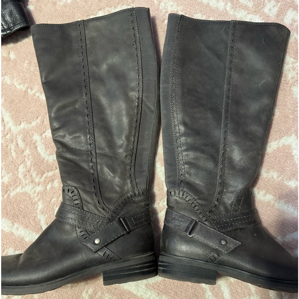 Bare Traps Boots